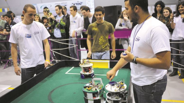 לימודי רובוטיקה (צילום: משרד החינוך)