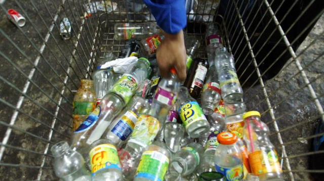 מחזור בקבוקים (צילום: פלאש 90)