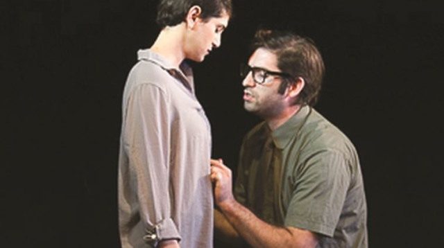 מתוך ההצגה "צמחים מטפסים" (צילום: דובי צ'יזיק)