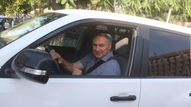 יוחנן דנינו מגיע לוועדת טירקל (צילום: מרק ישראל סלם)