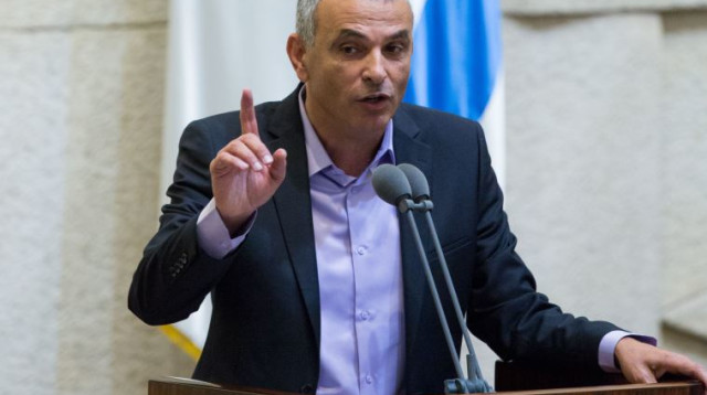 משה כחלון נואם במליאה (צילום: פלאש 90)