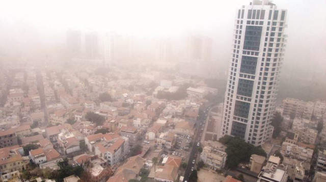 גוש דן מאובק (צילום: אבשלום ששוני)