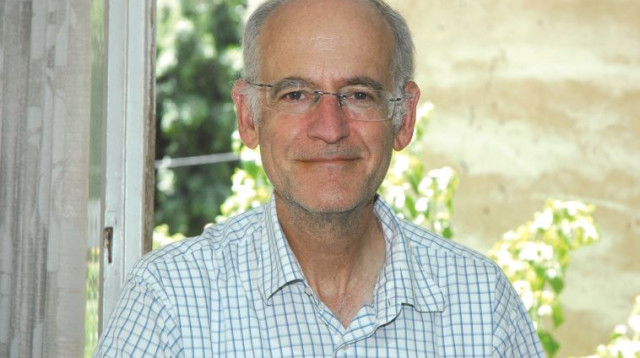 המשורר מירון ח. איזקסון (צילום: דינה גונה)