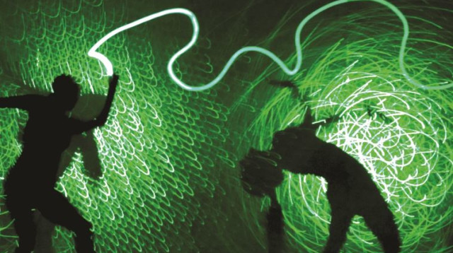 מתוך המופע אלקטריCיטי (צילום: יח"צ)