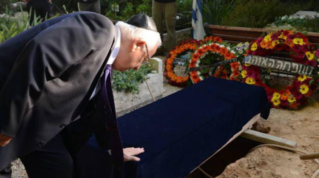 הנשיא ריבלין בהלוויתו של מישאל חשין (צילום: מארק ניימן, לע"מ)