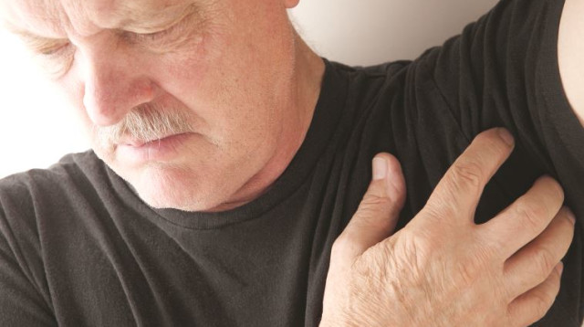 כאבים בבית השחי (צילום: אינגאימג)