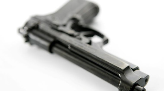 אקדח (צילום: אינגאימג)