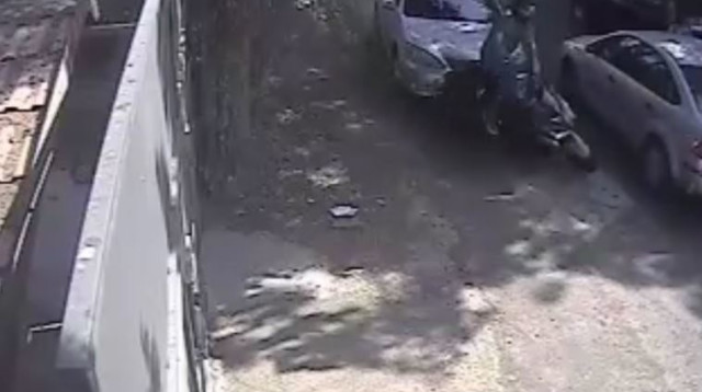 ניסיון החיסול של רוכב האופנוע בנתניה (צילום: חטיבת דובר המשטרה)