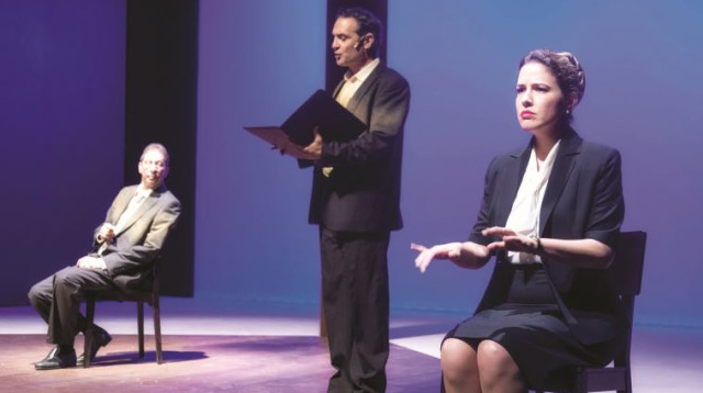 איילת רובינסון בהצגה "עשר דקות מהבית" , תרבות (צילום: ג'ראר אלון)