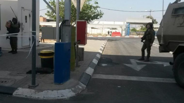 מאבטחים של משרד הביטחון במחסום ג'למה בשומרון  (צילום: רשות המעברים במשרד הביטחון)