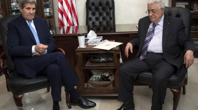 ג'ון קרי ואבו מאזן  (צילום: רויטרס)