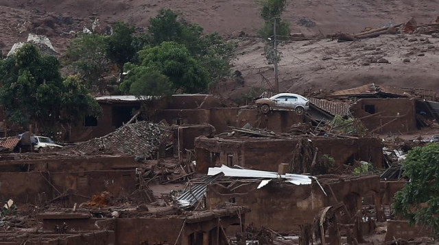 קריסת סכר בברזיל (צילום: רויטרס)