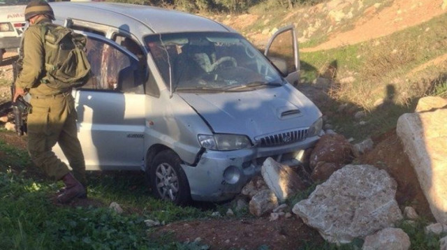 זירת הפיגוע ליד עתניאל (צילום: יאיר דהן)