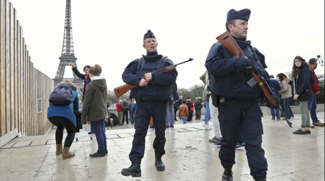 מגדל אייפל סגור, אחרי מתקפת הטרור בפריז (צילום: רויטרס)
