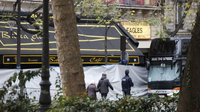 אולם המופעים בטקלאן אחרי הפיגועים בפריז (צילום: רויטרס)