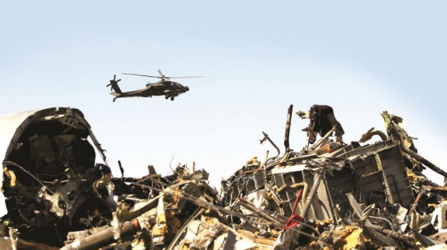 שברי מטוס מטרוג'ט בצפון סיני (צילום: רויטרס)