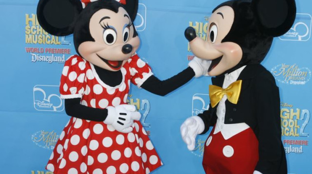 מיקי ומיני מאוס (צילום: רויטרס)