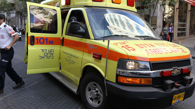 ניידת טיפול נמרץ, אמבולנס (צילום: נתי שוחט, פלאש 90)