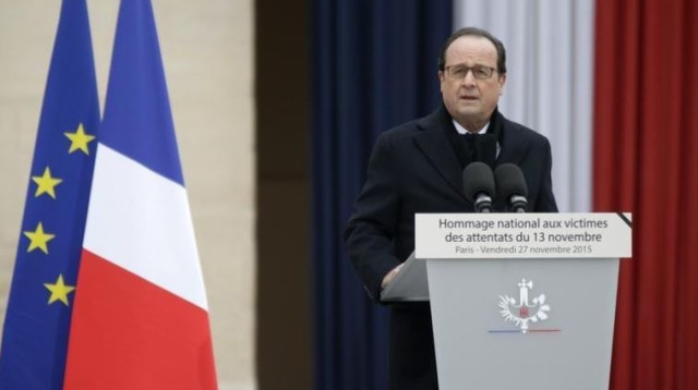 פרנסואה הולנד בטקס לקורבנות פיגועי הטרור בפריז (צילום: רויטרס)