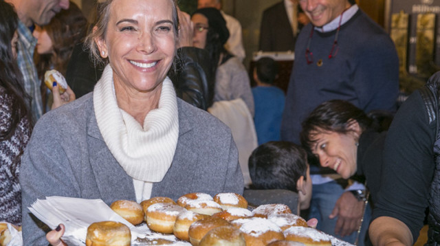 מנכ"לית וריאטי, ריקי אריאל, הדלקת נרות הישרדות 2015 (צילום: ערן לם)