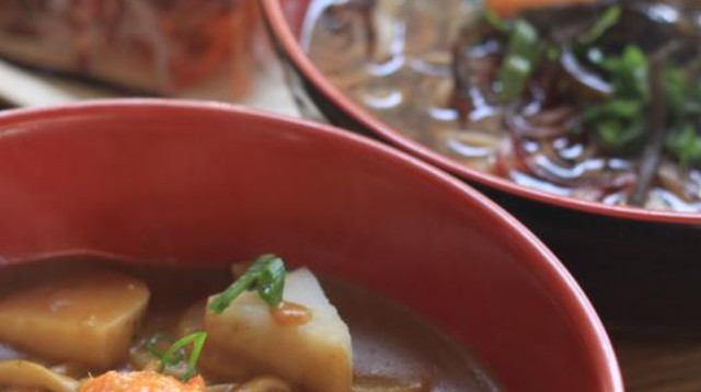 מרקים ואטריות  (צילום: אסנת גואטה)