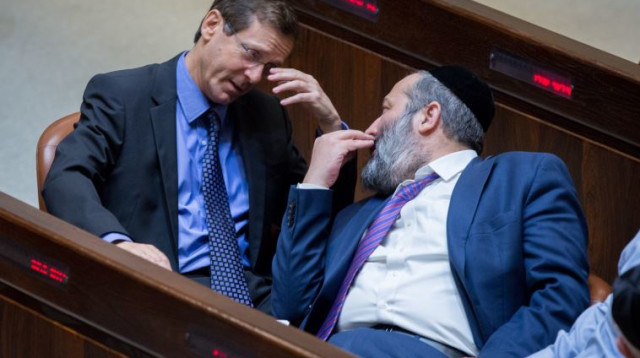 אריה דרעי ויצחק הרצוג (צילום: מרים אלסטר, פלאש 90)