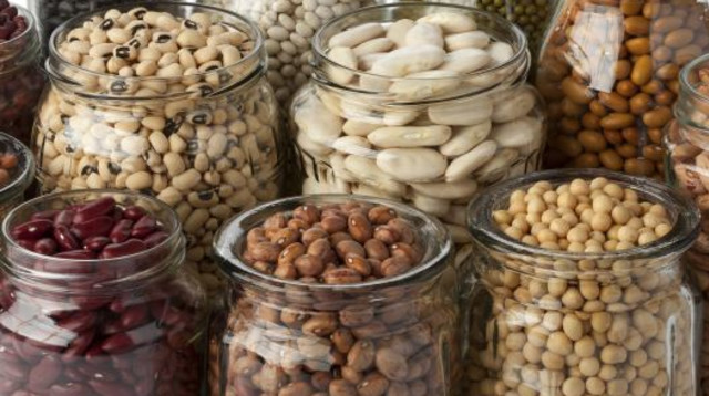 קטניות ואגוזים (צילום: אינגאימג)