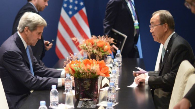 ג'ון קרי ובאן קי מון בוועידת האקלים בפריז (צילום: רויטרס)