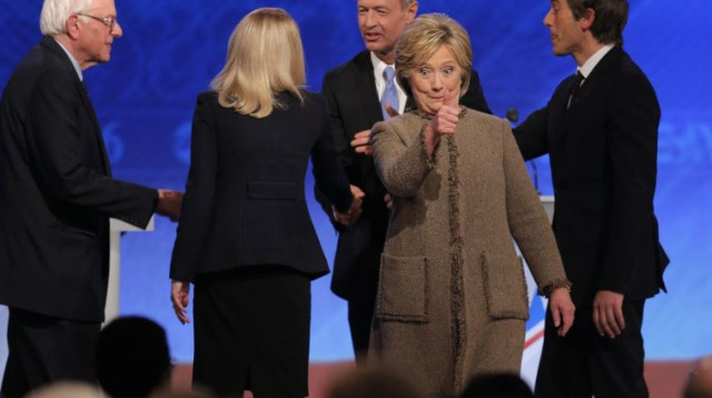 קלינטון ומועמדים אחרים בעימות המפלגה הדמוקרטית (צילום: רויטרס)