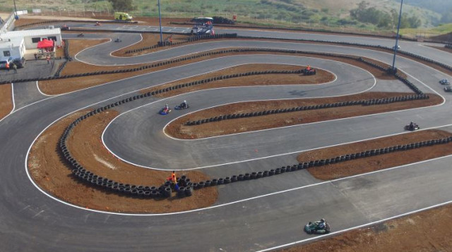 מסלול מירוצים (צילום: רוני יצחייק)