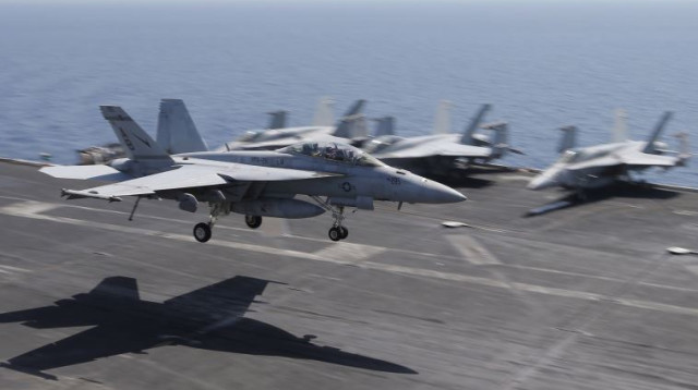 מטוס F-18 ממריאים לתקיפה נגד דאעש (צילום: רויטרס)