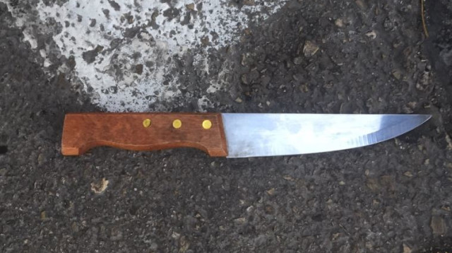 הסכין ששימשה לפיגוע ליד התחנה המרכזית בירושלים (צילום: חטיבת דובר המשטרה)