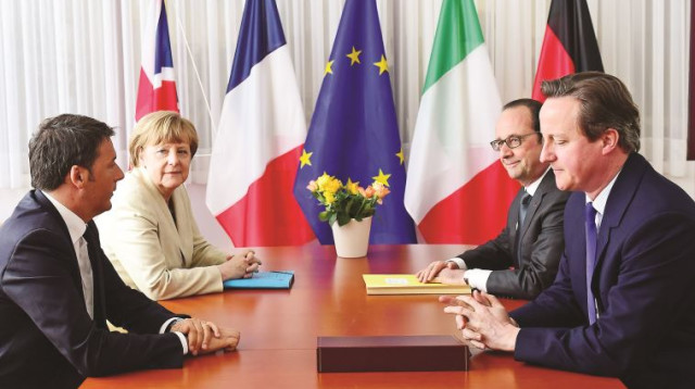 "המשברים שנמצאים איתנו יישארו, ואחרים יגיעו".  מימין: קמרון, הולנד, מרקל וראש ממשלת איטליה מתאו רנזי (צילום: רויטרס)