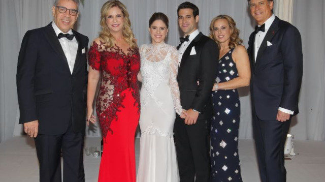 דניאל וטליה פדרבוש עם החתן ג'ארד והכלה שני ודליה ומשה ממרוד (צילום: שוקה כהן)