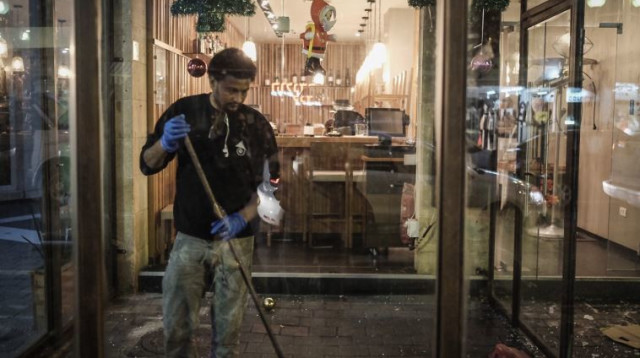 זירת הפיגוע בתל אביב (צילום: תומר ניוברג, פלאש 90)