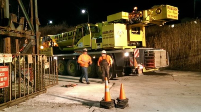 מנוף שעגיע לסייע בחילוץ הכורים (צילום: שירותי הכיבוי של אית'קה)