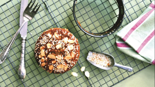 עוגת דוחן/דרוע או דרואה (צילום: פסקל פרץ רובין)