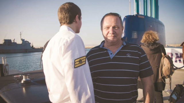 2016. מתן מגיע עם אח״י רהב ומתקבל על ידי אביו אמיר (צילום: דובר צה"ל)