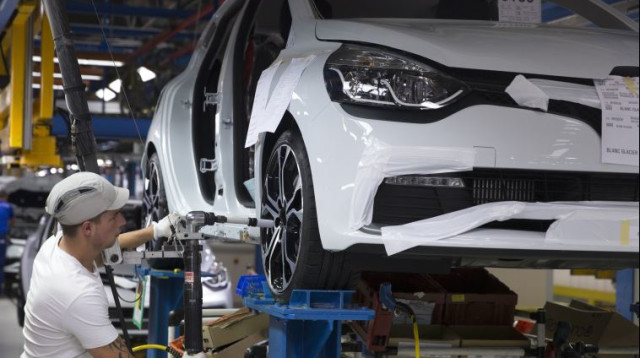 מפעל של רנו בצרפת (צילום: רויטרס)