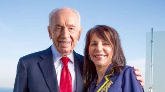 שמעון פרס ויונה ברטל (צילום: אלעד מלכה)