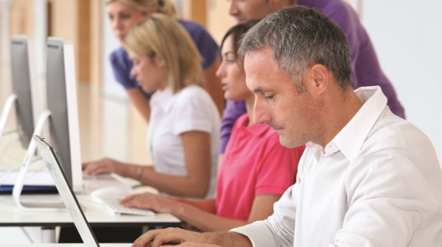 עבודה (צילום: אינגאימג)