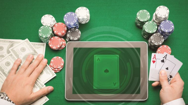 שולחן פוקר (צילום: אינגאימג)