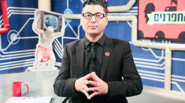 דודו ארז ב"החפרנים"  (צילום: שרונה גיא)