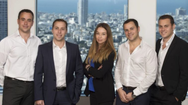 בעלי גינדי החזקות: מנחם (מימין), אבי, ליטל, גיא ורועי גינדי (צילום: אלי דסה)