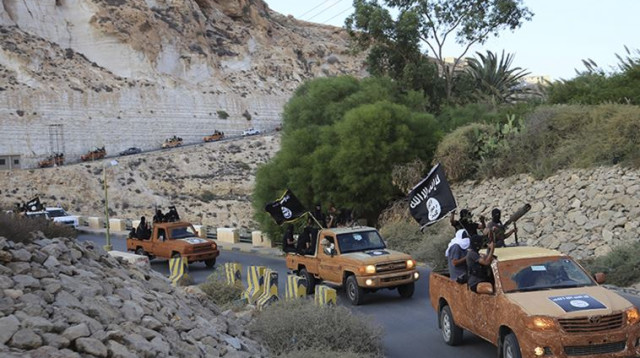 שיירה של ארגון דאעש (צילום: רויטרס)