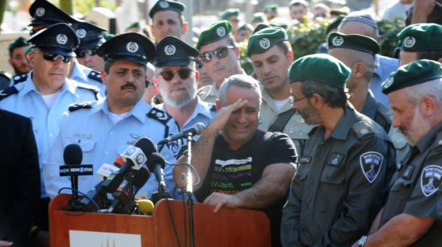 אבא של הדר כהן ז"ל מצדיע לבתו הגיבורה (צילום: אבשלום ששוני)