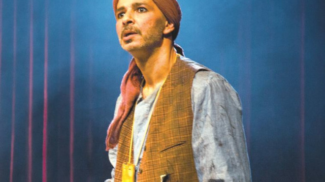 יוסי עיני ב"אדם הוא אדם" (צילום: יעל אילן,יח"צ)