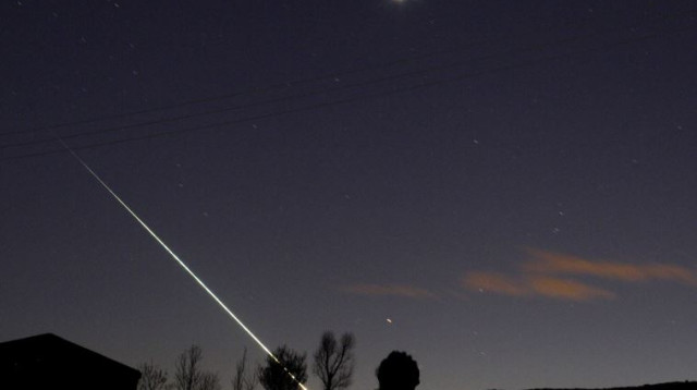 מטאוריט חולף בשמים (צילום: רויטרס)