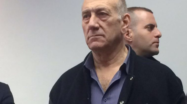 אהוד אולמרט בקבלת גזר דינו (צילום: מור שמעוני)