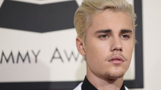 ג'סטין ביבר בטקס פרסי הגראמי (צילום: רויטרס)